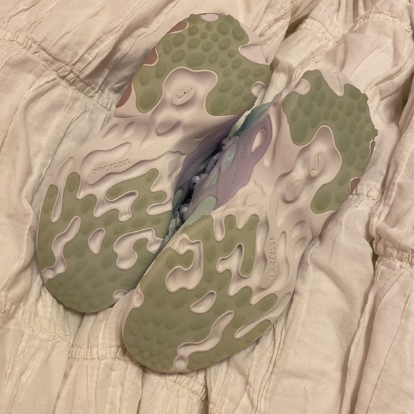 NWT Nike React Presto Pastel Tricolor Gel Sneaker Size 8 - Picture 8 of 8